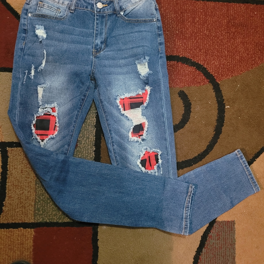 💜 New Distressed Plaid Patched Jeans - Picture 4 of 6